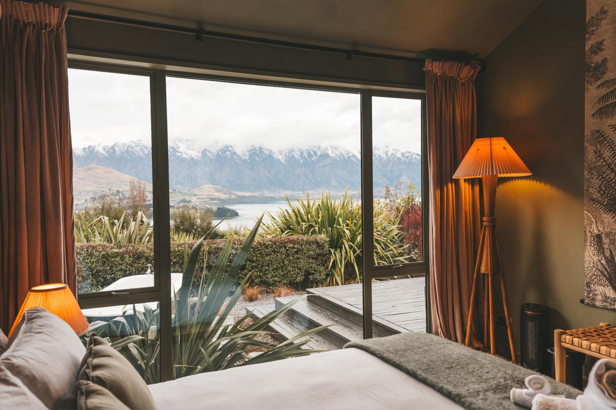 Bespoke Stay & Lake Views! Queenstown Exterior photo